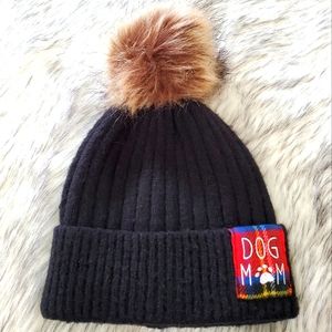 David and Young Dog Mom Hat with Faux Fur pompom NWOT! 0072